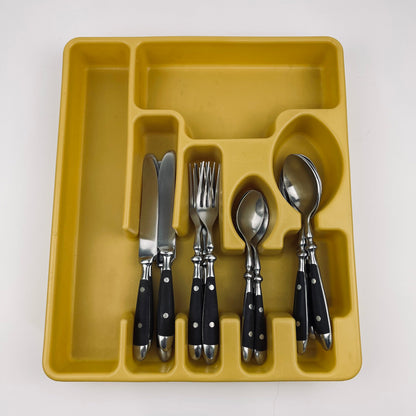Rubbermaid tray