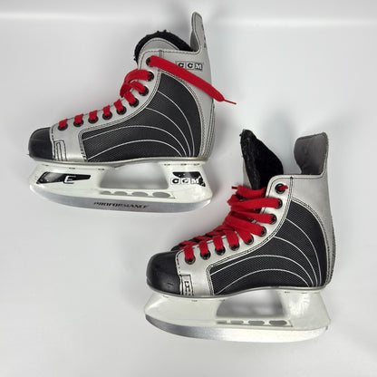 CCM 232 Youth Skates 1Y (fits 2Y)