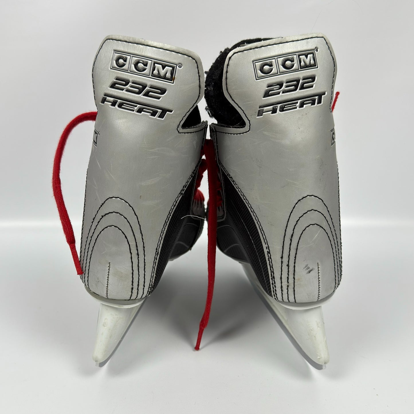 CCM 232 Youth Skates 1Y (fits 2Y)