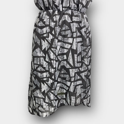 Sleeveless v-neck dress
