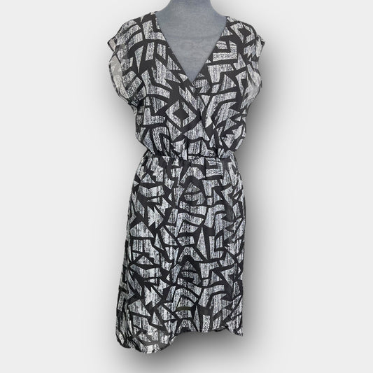 Sleeveless v-neck dress
