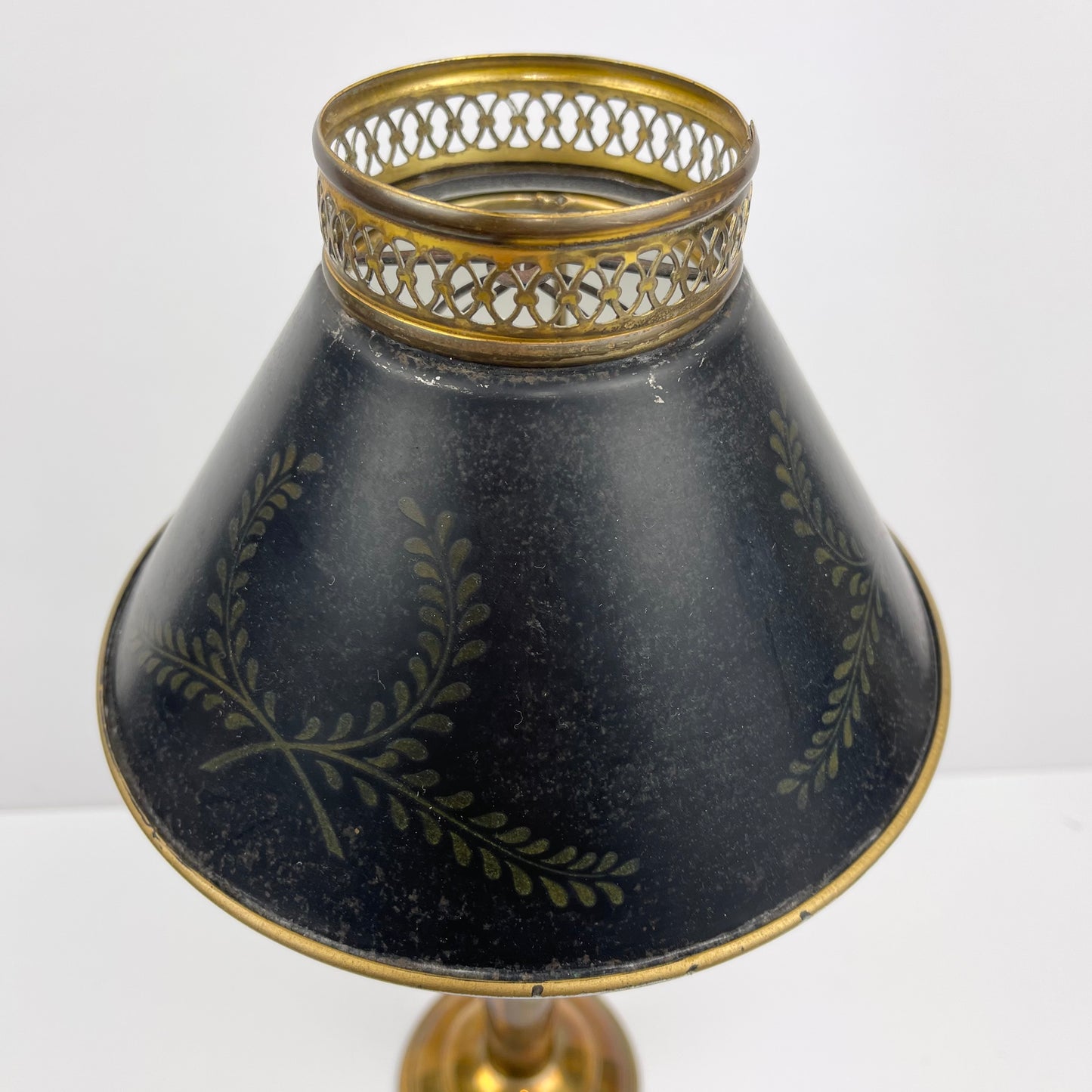 Brass tealight lamp