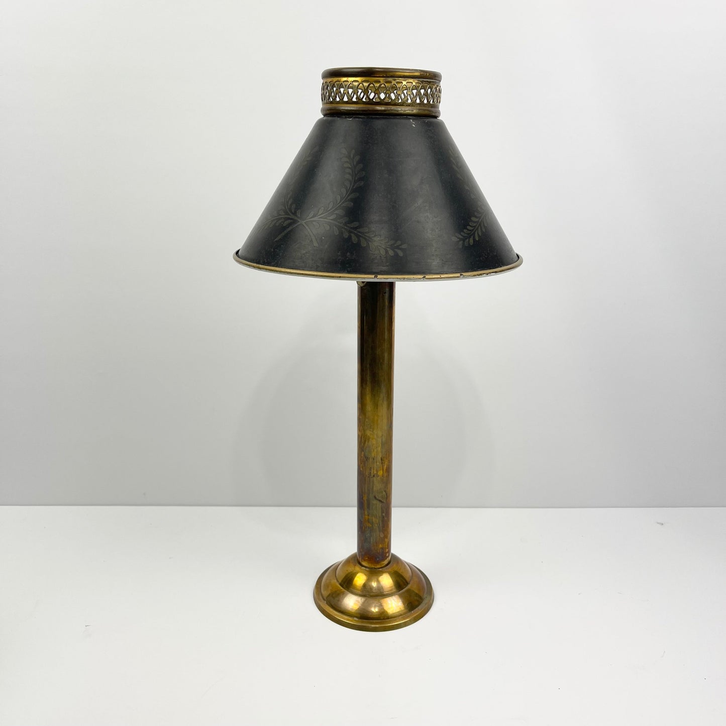 Brass tealight lamp