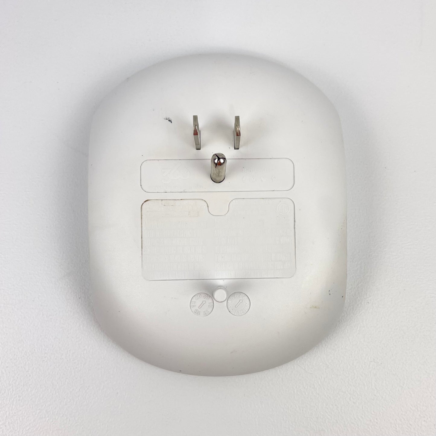 360 multi-plug outlet