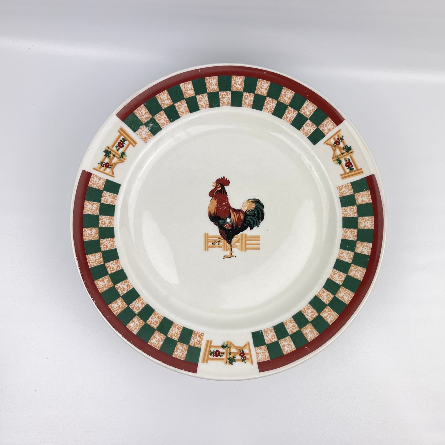Betty Crocker plates (8)