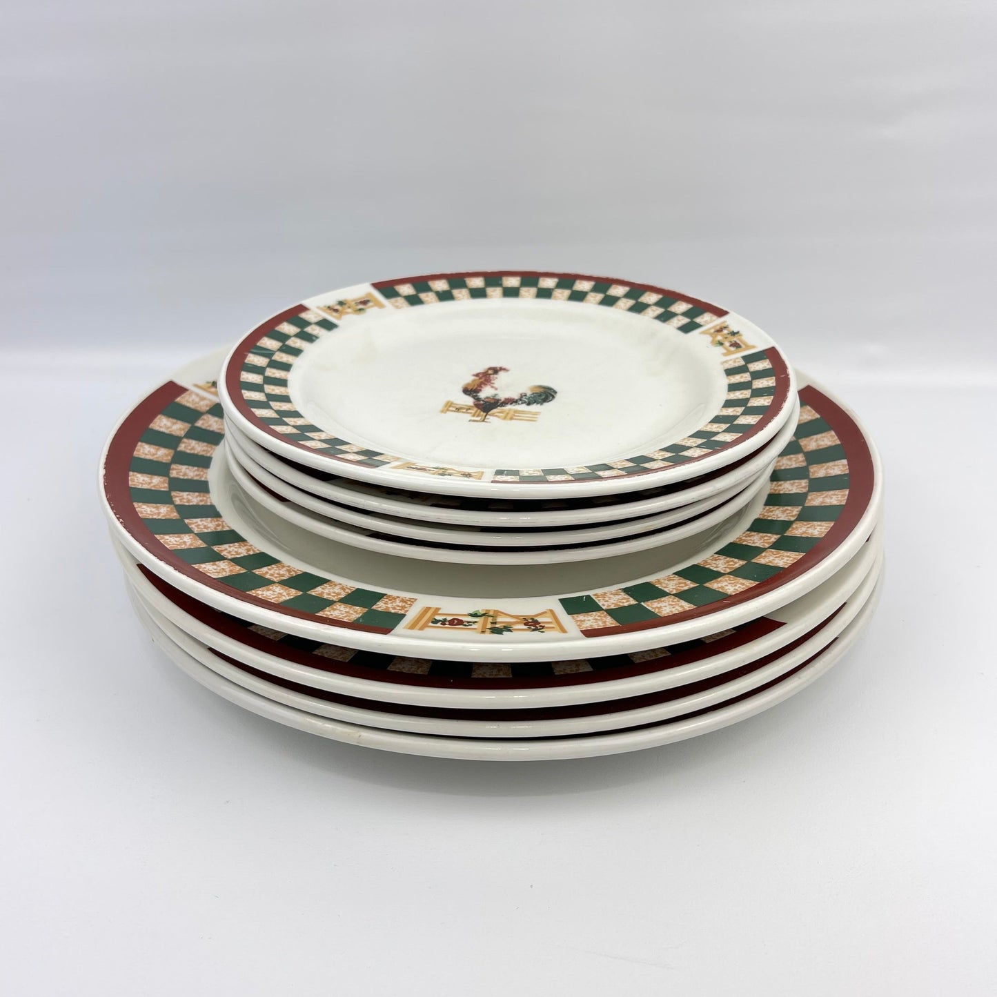 Betty Crocker plates (8)