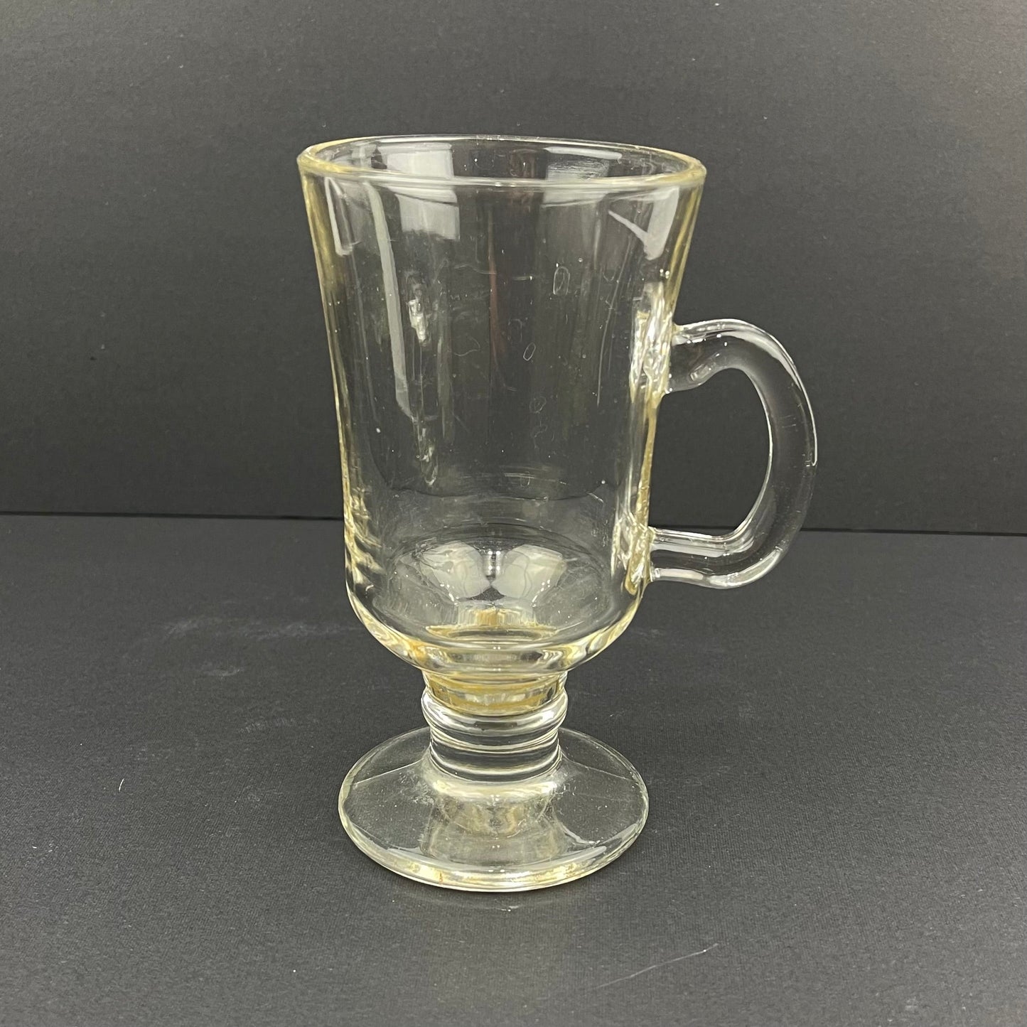 Pedestal mug