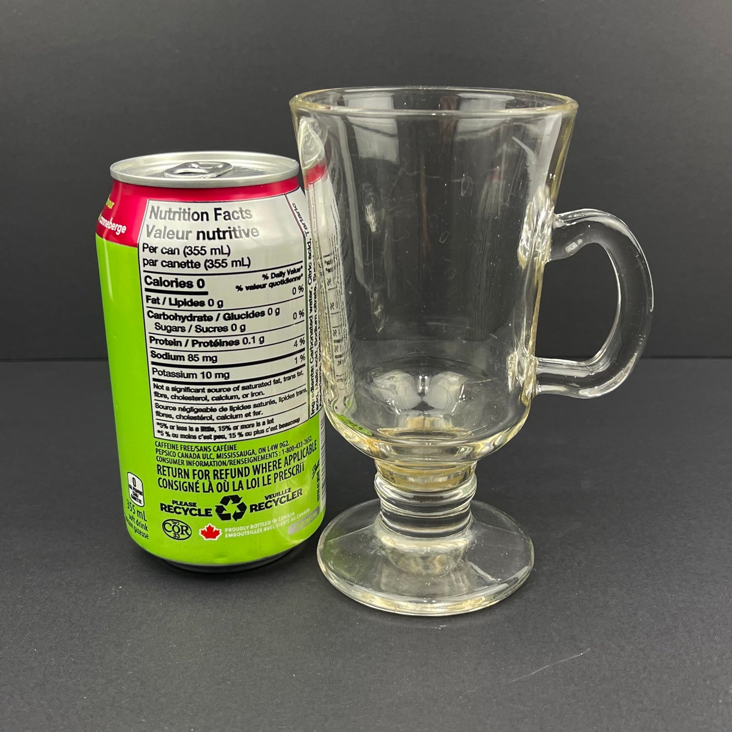 Pedestal mug