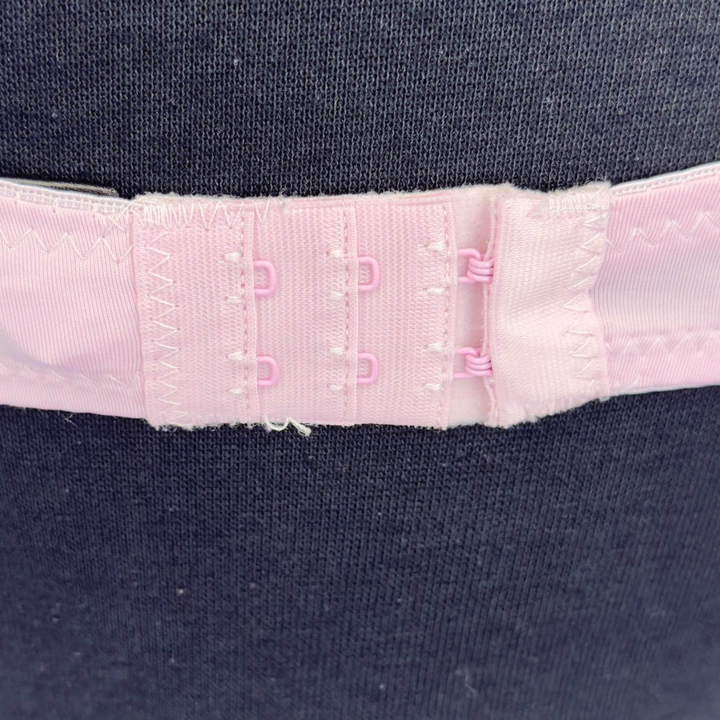 Lightly lined underwire bra (36B)