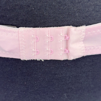 Lightly lined underwire bra (36B)