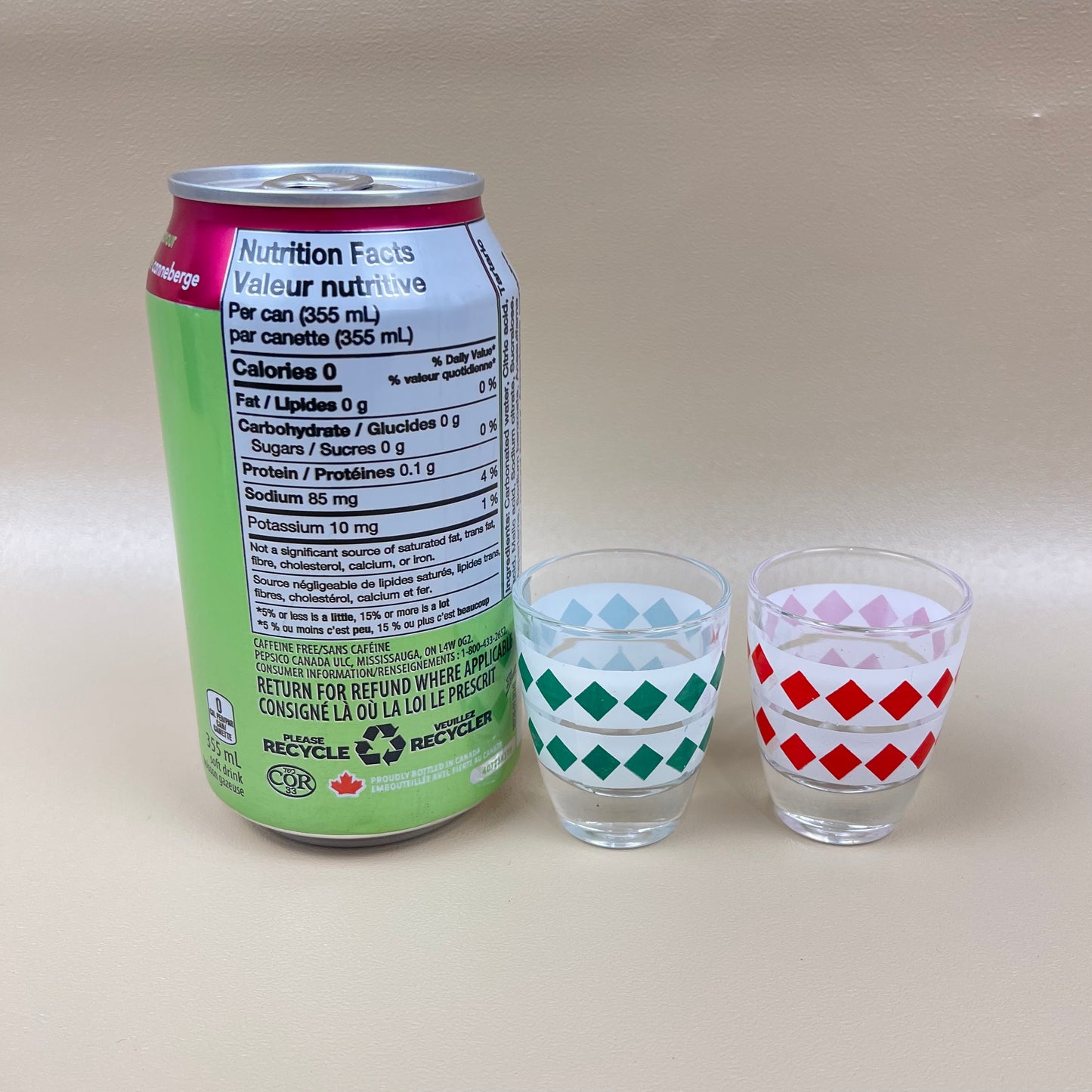 Diamond design shot glasses (2)