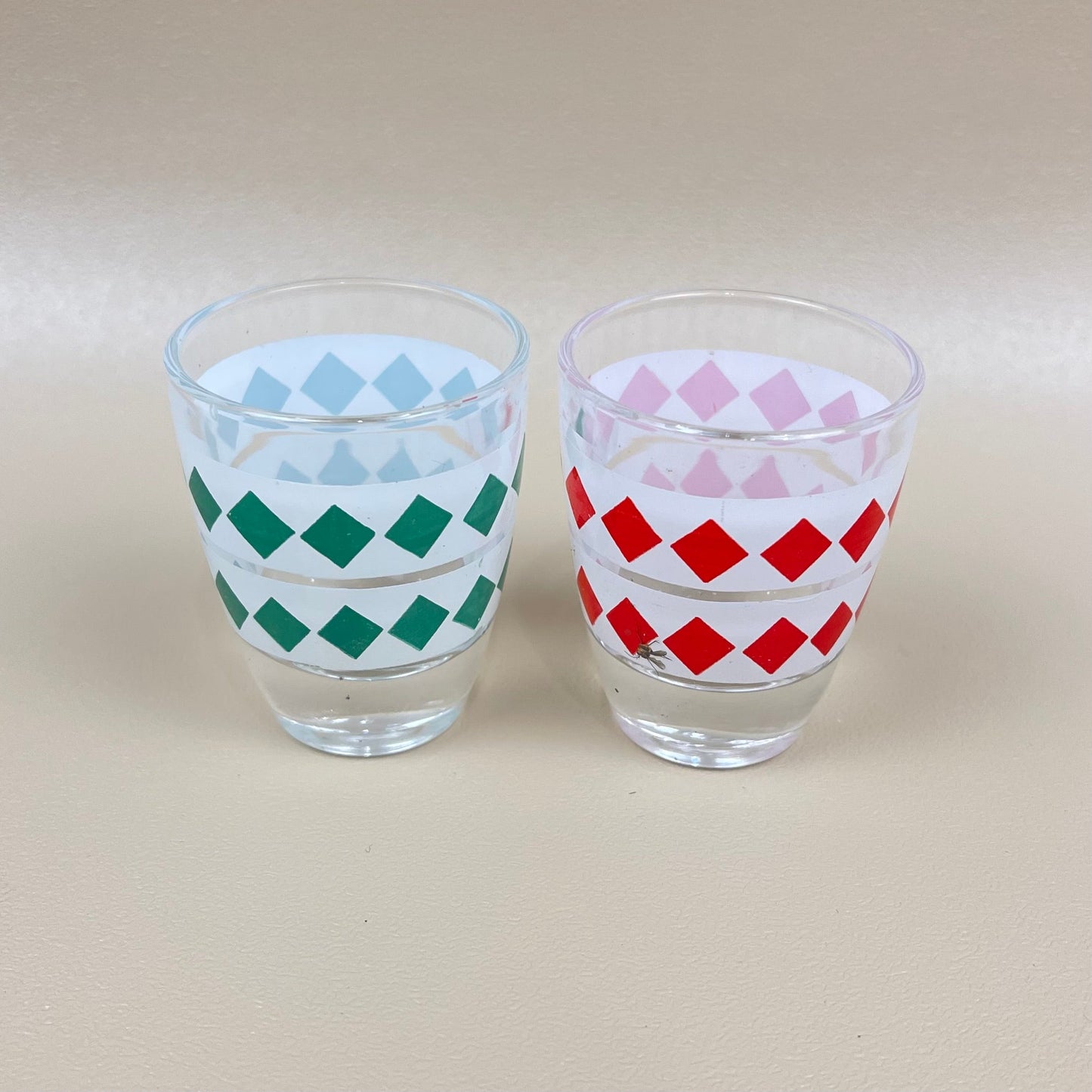 Diamond design shot glasses (2)