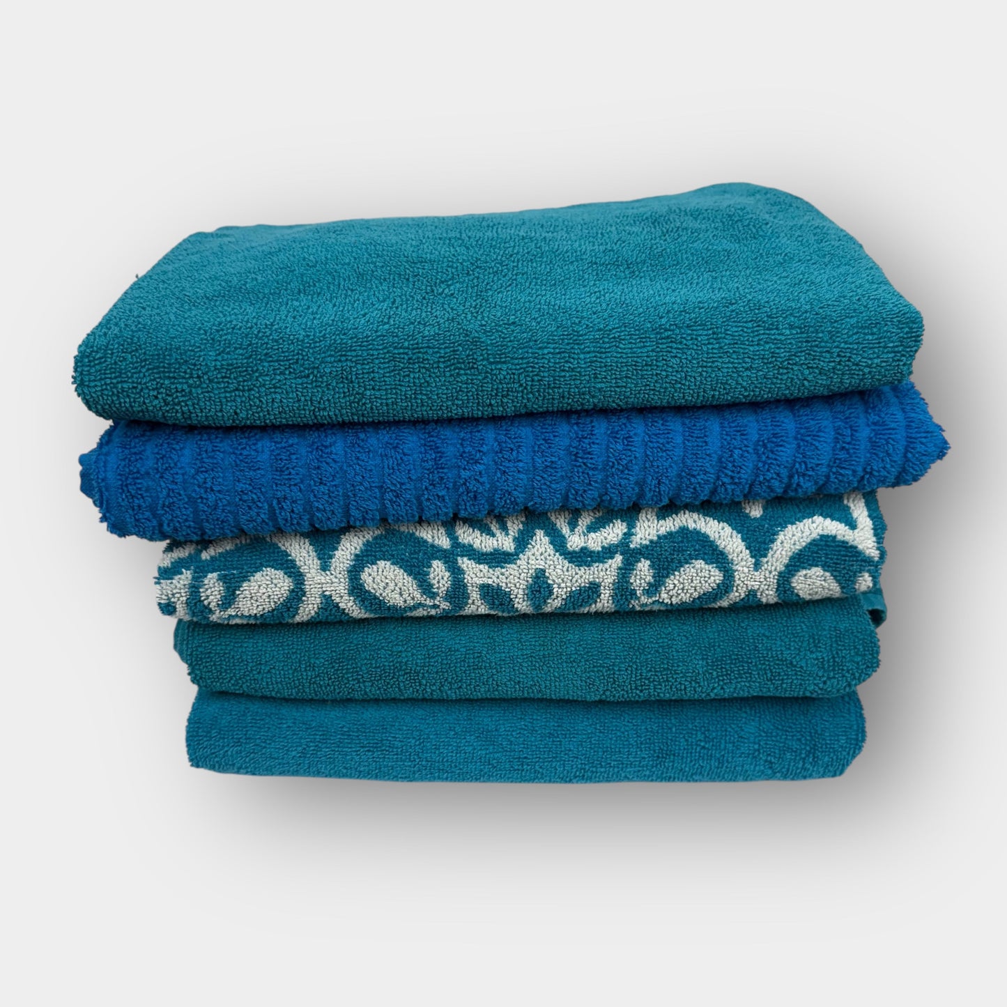 Stack bath towels