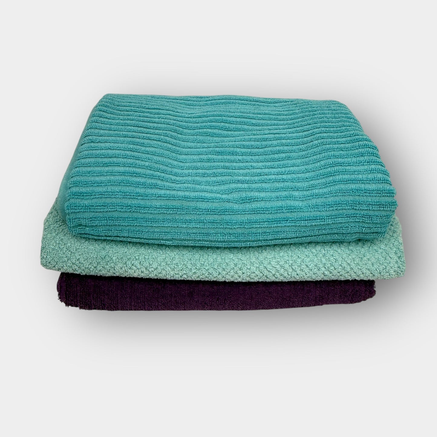 Stack bath towels