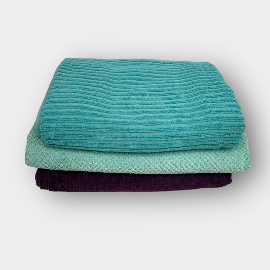 Stack bath towels