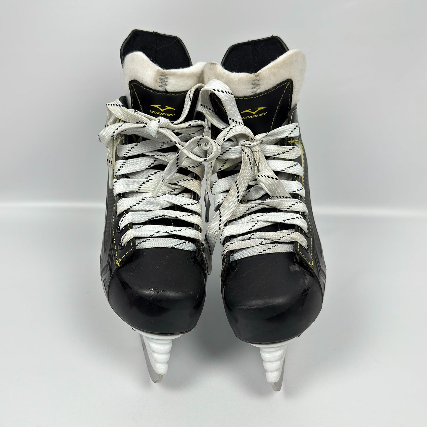 VIC Hockey HX-03 youth skates (2)