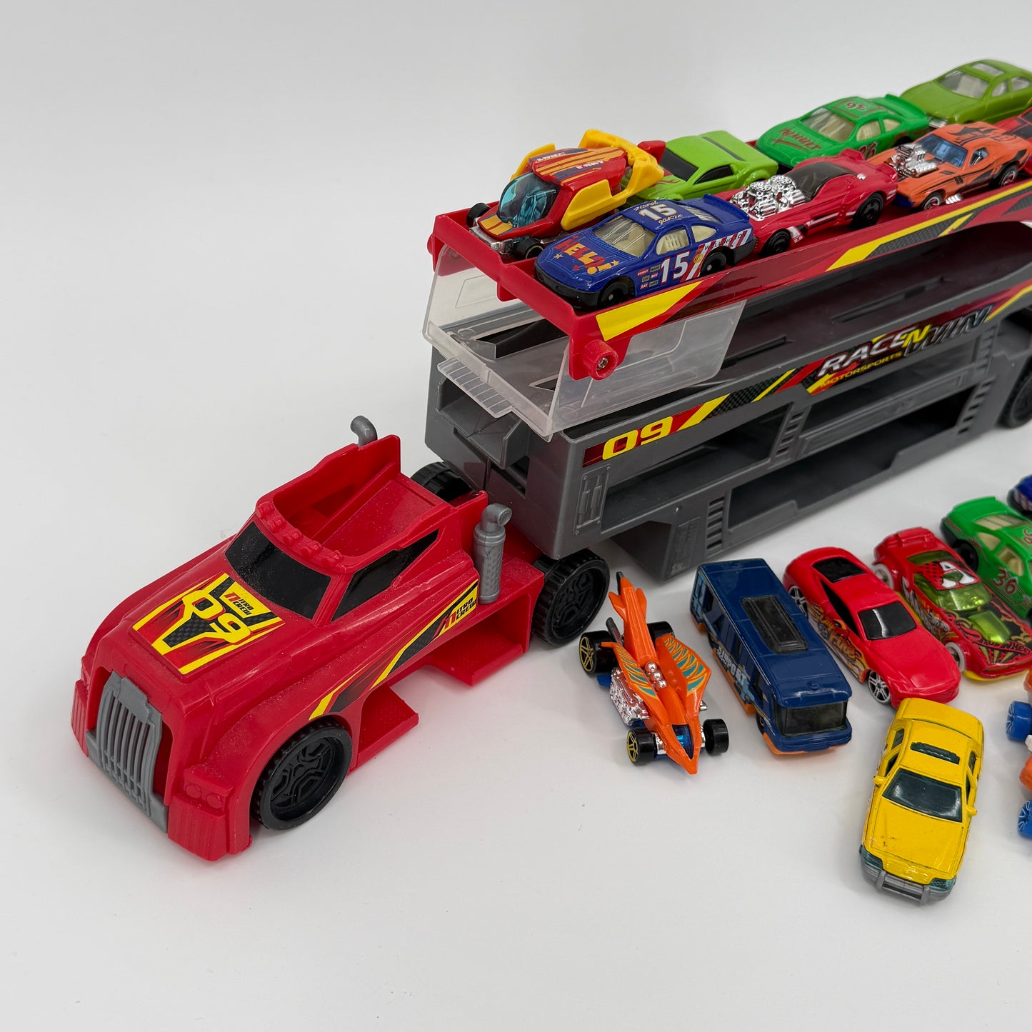 Race N Win Car Carrier Lot