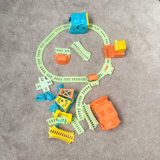 Thomas Glowing Mine Train Set (parts)