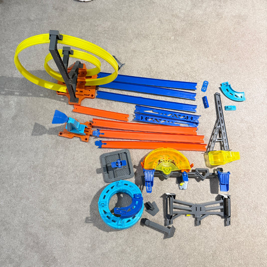 Hot Wheels Vertical Track Set