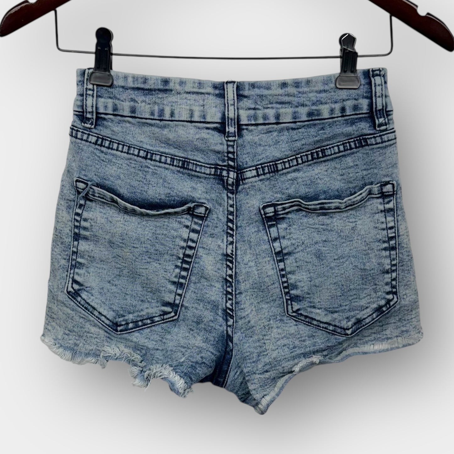 AERO Curvy Midi Shorts