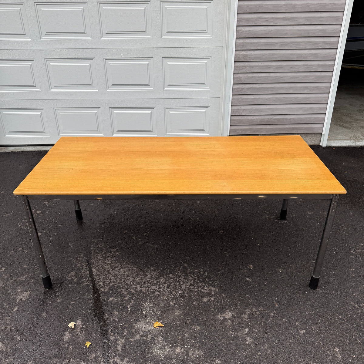 Wood Grain Chrome Banquet Table