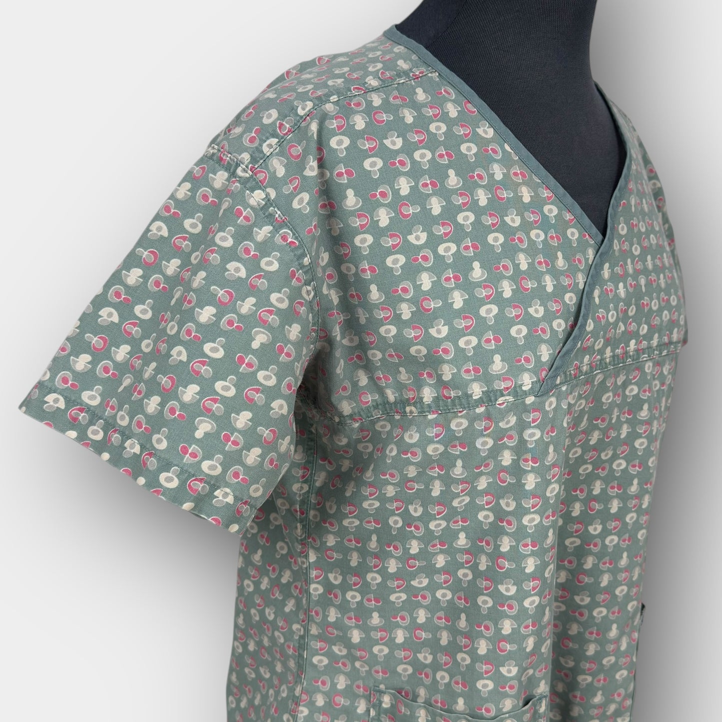 MOBB Mock Wrap Scrub Top (S/M)