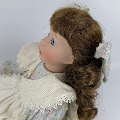 Ashton-Drake Mary porcelain doll