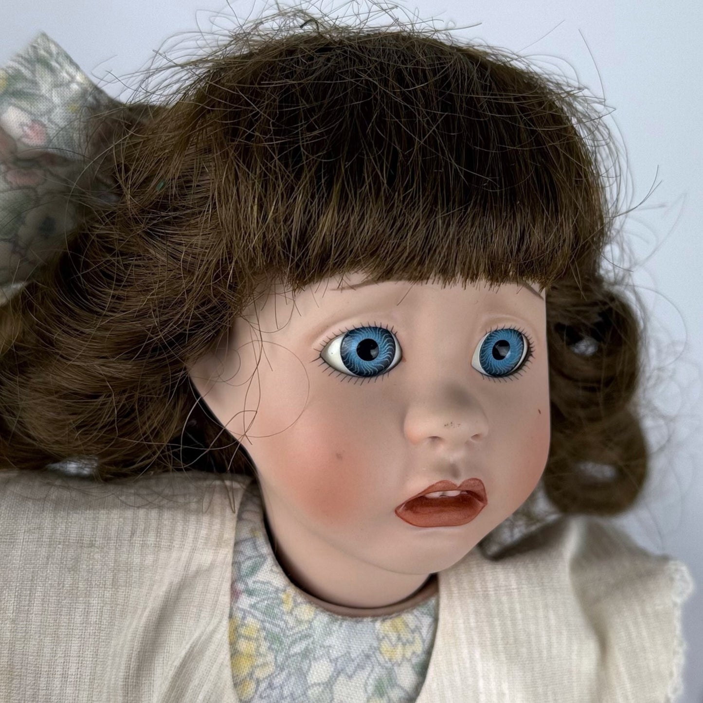 Ashton-Drake Mary porcelain doll