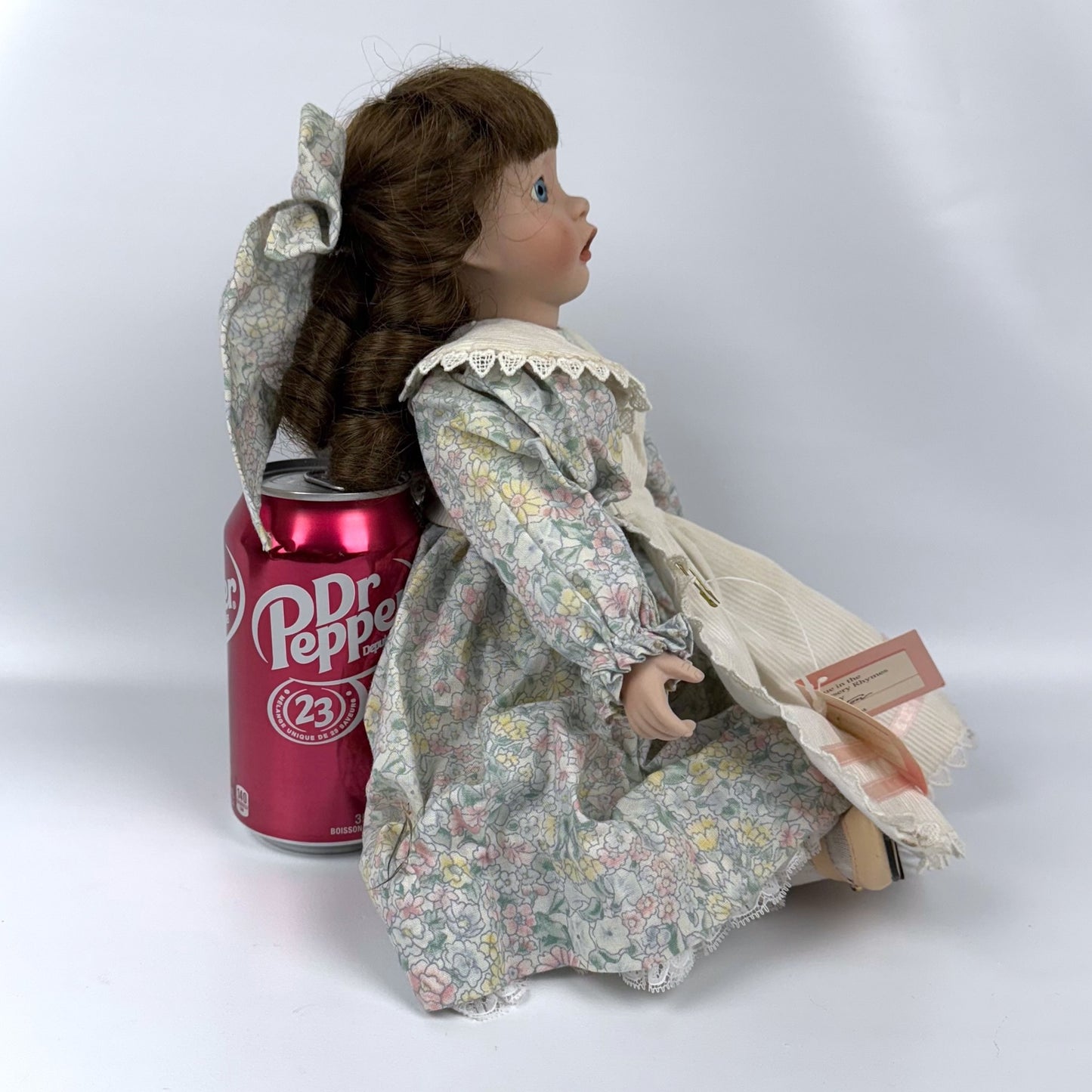 Ashton-Drake Mary porcelain doll