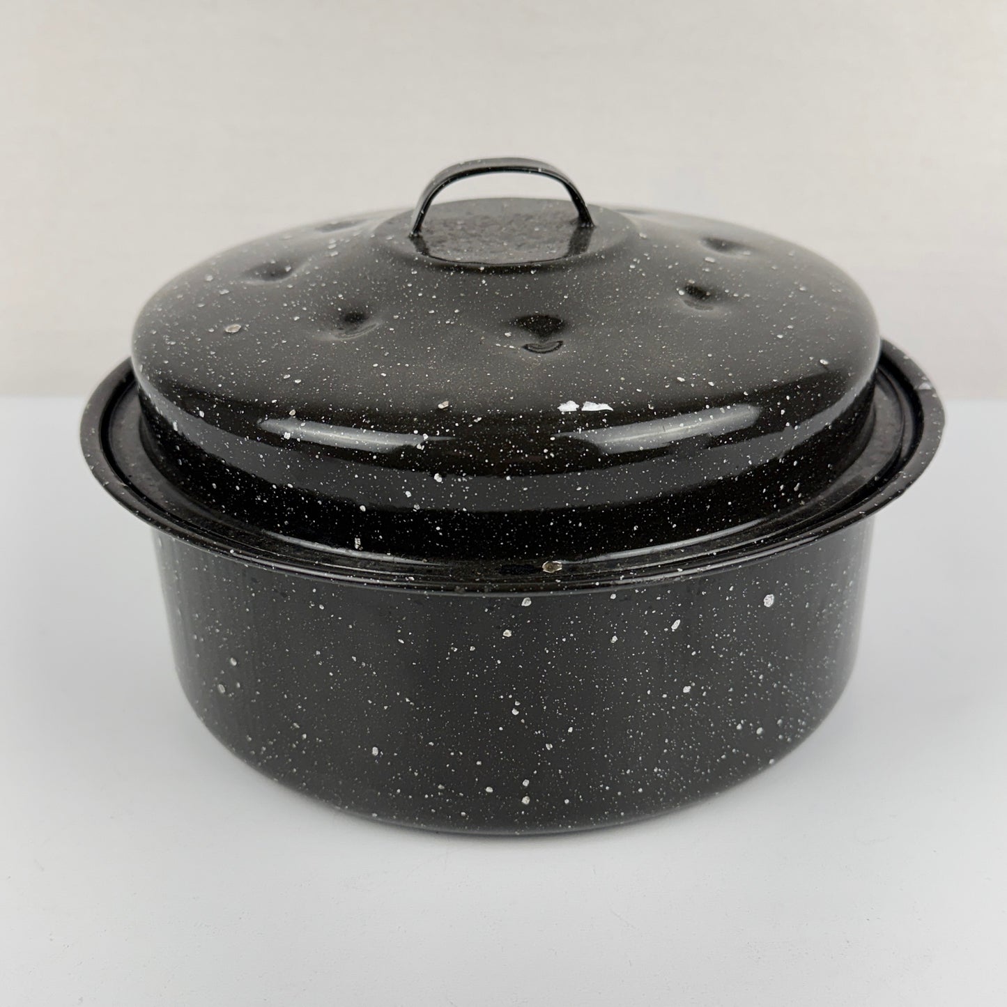 Speckled Enamel Round Roaster