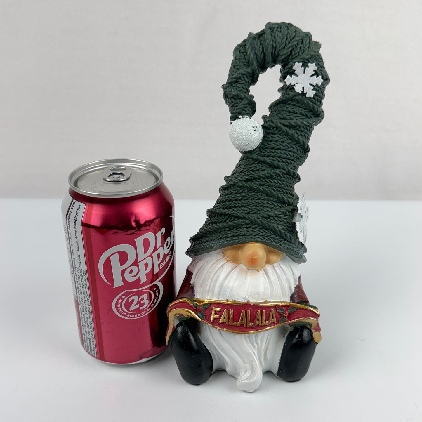 Gnome Shelf Sitter