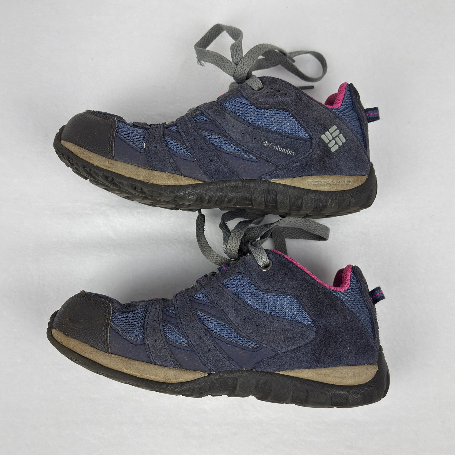 Columbia Hiking Shoes (Youth 2)