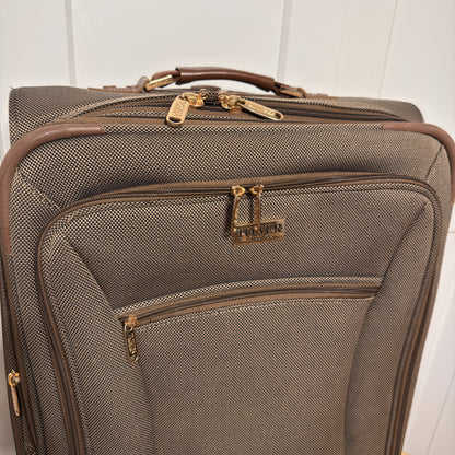 London Fog Rolling Suitcase