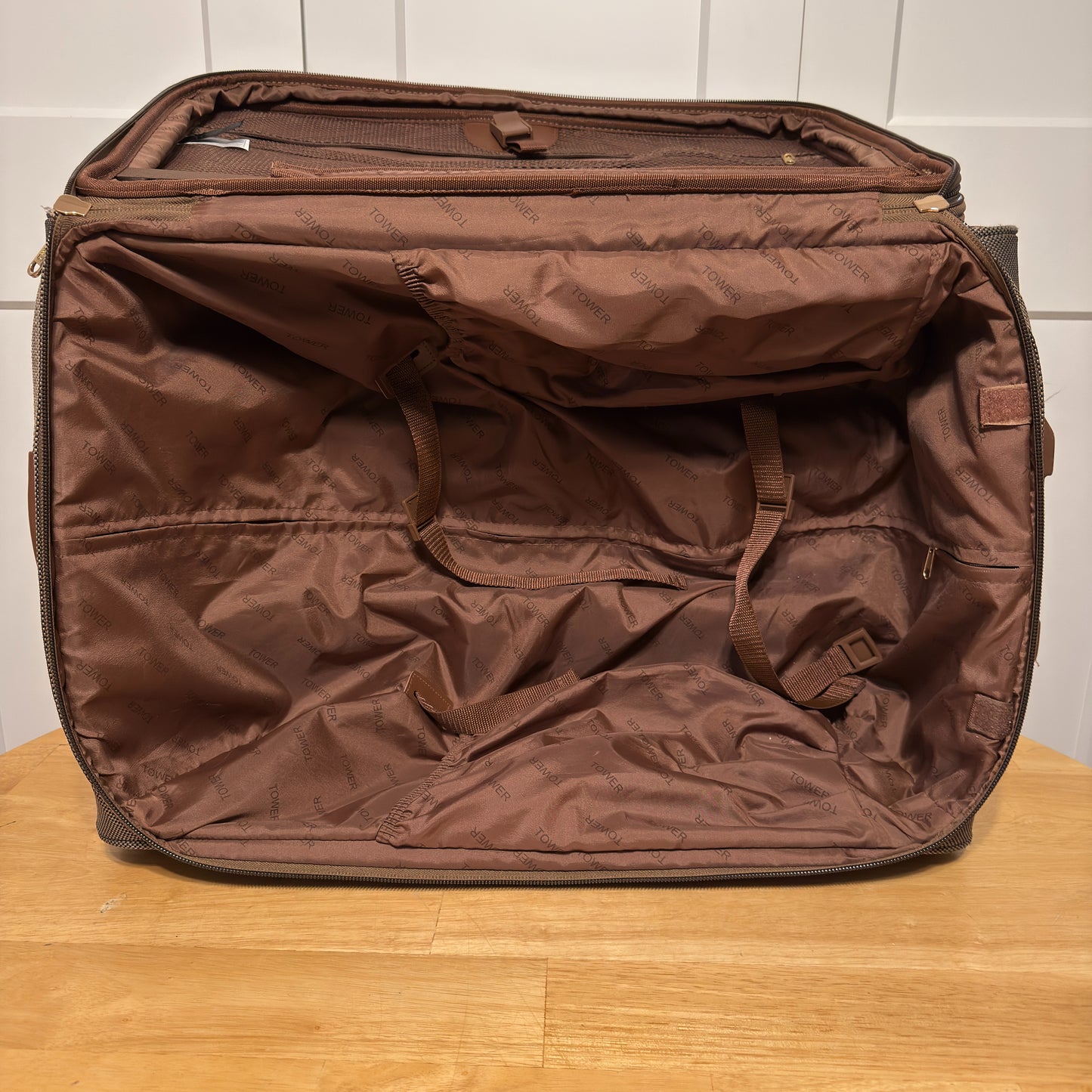 London Fog Rolling Suitcase