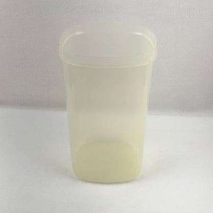 Rubbermaid Storage Container