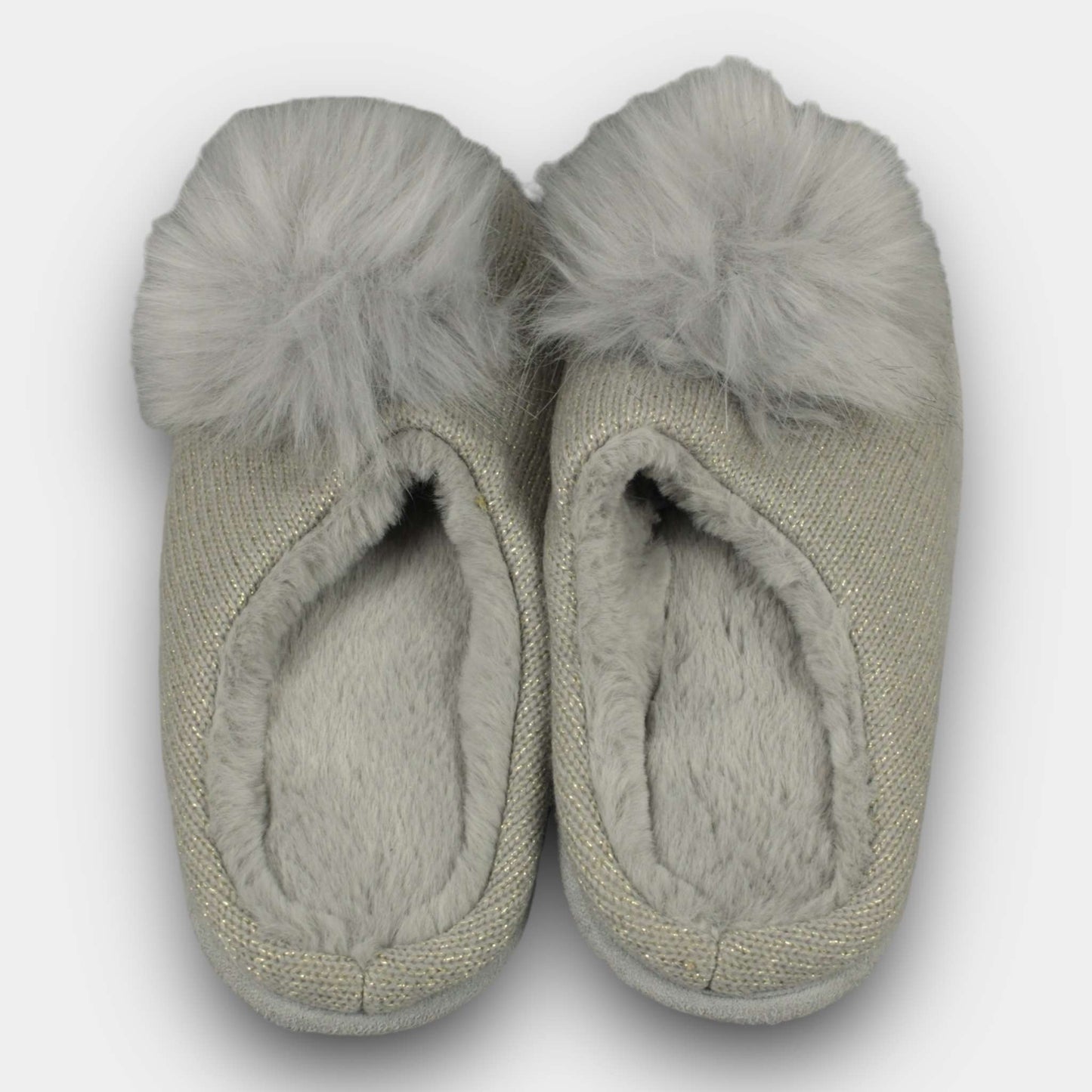 Pom pom slipper (5/6 ~ new)