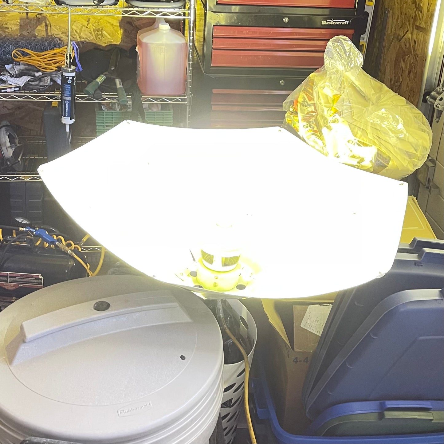 HydroSun parabolic reflector with ballast and bulb