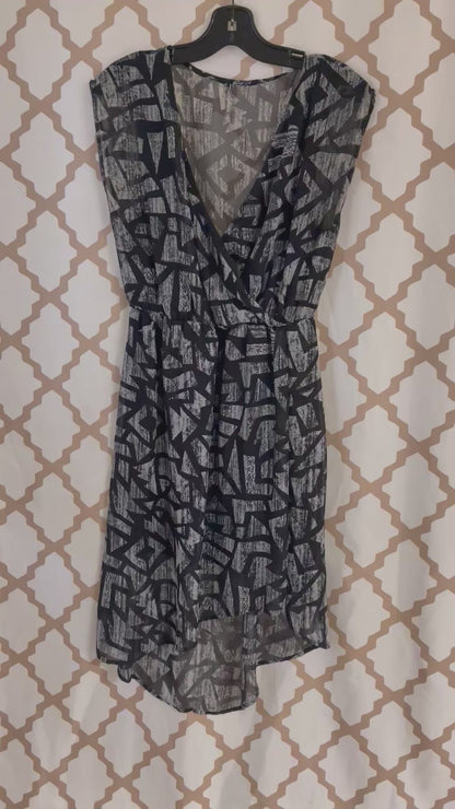 Sleeveless v-neck dress