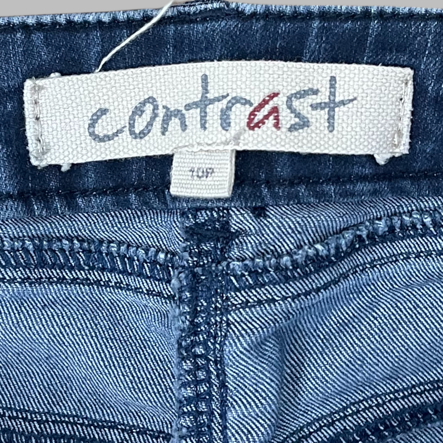 Contrast jean