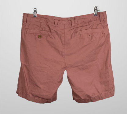 Seven Oaks short