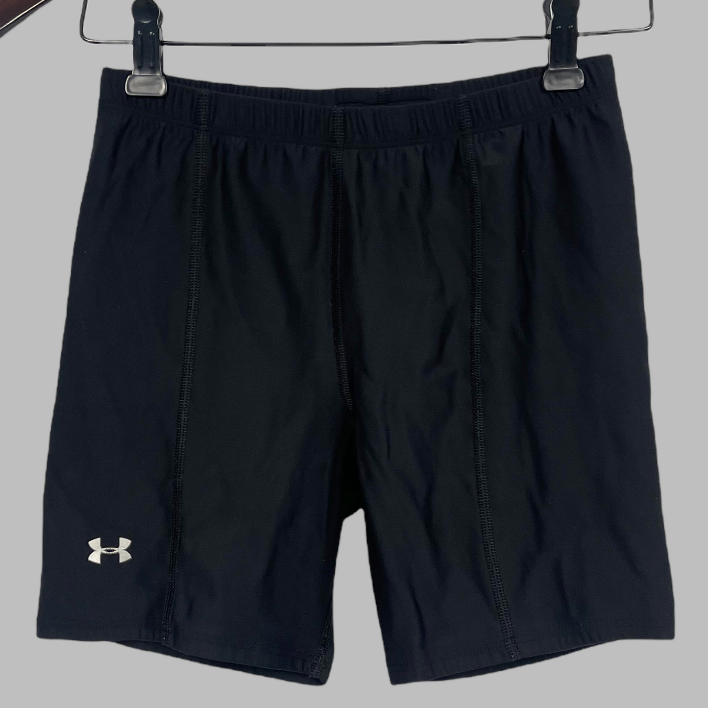 Under Armour short