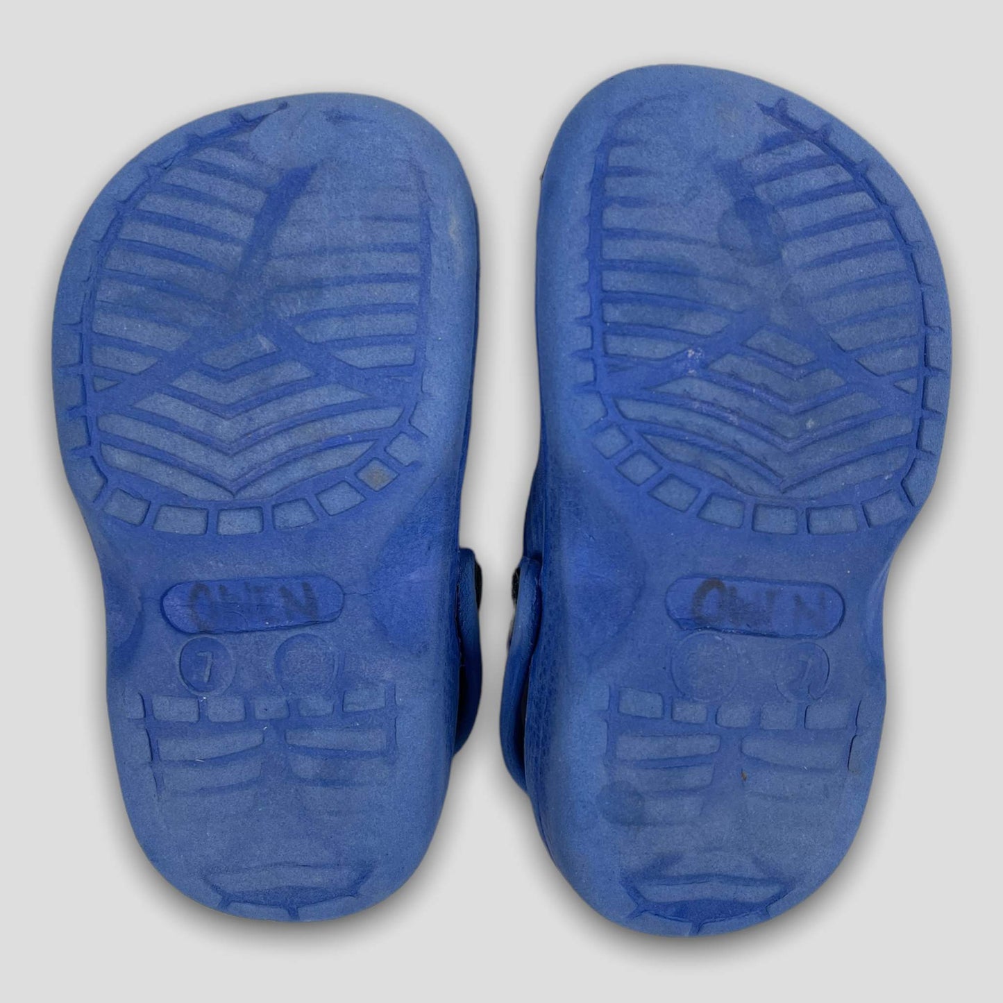 Unknown brand sandal (7 toddler)