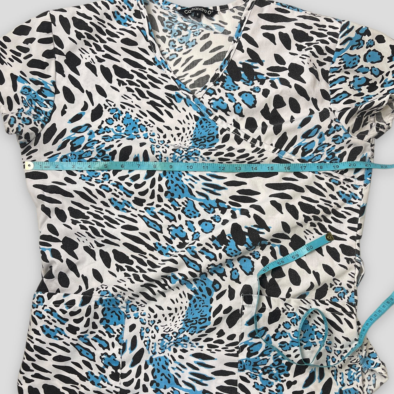 Cassandra O scrub top (S)